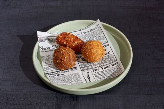 Croqueta de Cocido, Gambas y puerros, Queso Idiazabal con trufa