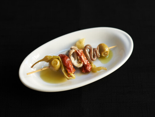Gilda de aceituna, anchoa y piparra dulce