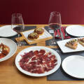 mesa-puesta-3platos-vino-slider